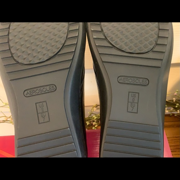 New in Box Black AEROSOLES Black Leather Lace Pine Tree Low Ankle Boots - Picture 6 of 10